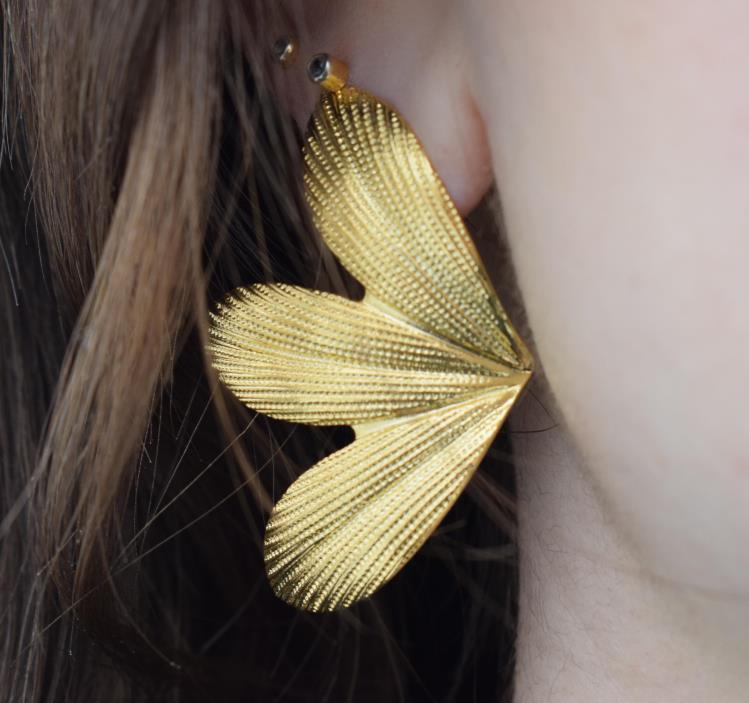 Narkissos earrings – Greek hammered jewelry with petal-inspired floral design, available in 18K gold-plated, 18K silver-plated, and rose-gold plated finishes.