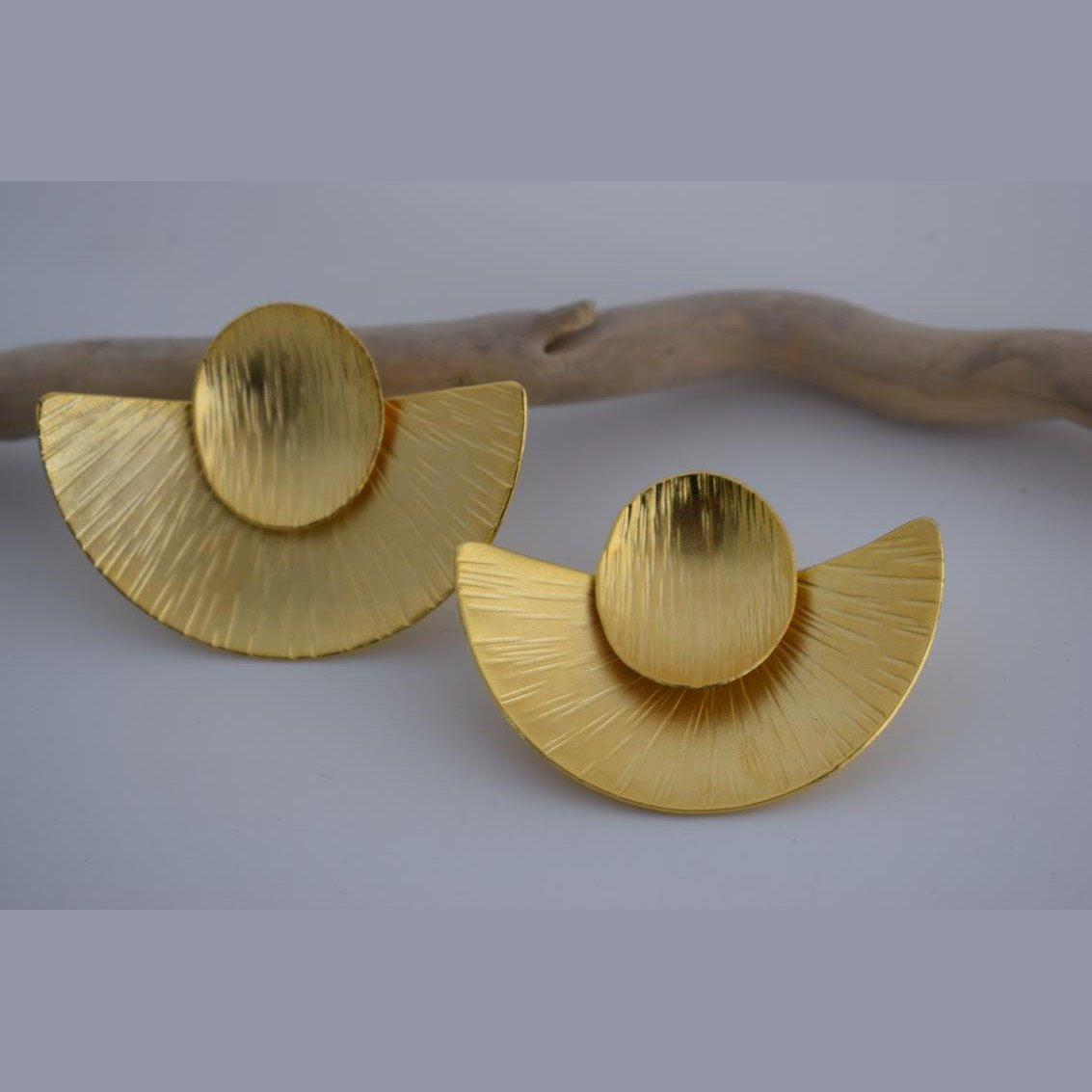 Greek Hammered Jewelry, 18K Gold, 18K Silver, Rose Gold, Women’s Accessories, Gift for Her, 18K Gold Plated, baptism jewelry, Beach Jewelry, birthday gift, birthday gift jewelry, Boho Chic, boho style, Chic Style, cocktail party, cocktail party jewelry, cosmic jewelry, cultural jewelry, evening wear, Fashion Accessories, for gift, for night events, hammered, Handcrafted, handmade, hypoallergenic, luxury Greek jewelry, Nature Inspired, earrings, seashell jewelry, fan design, Kochlias earrings.