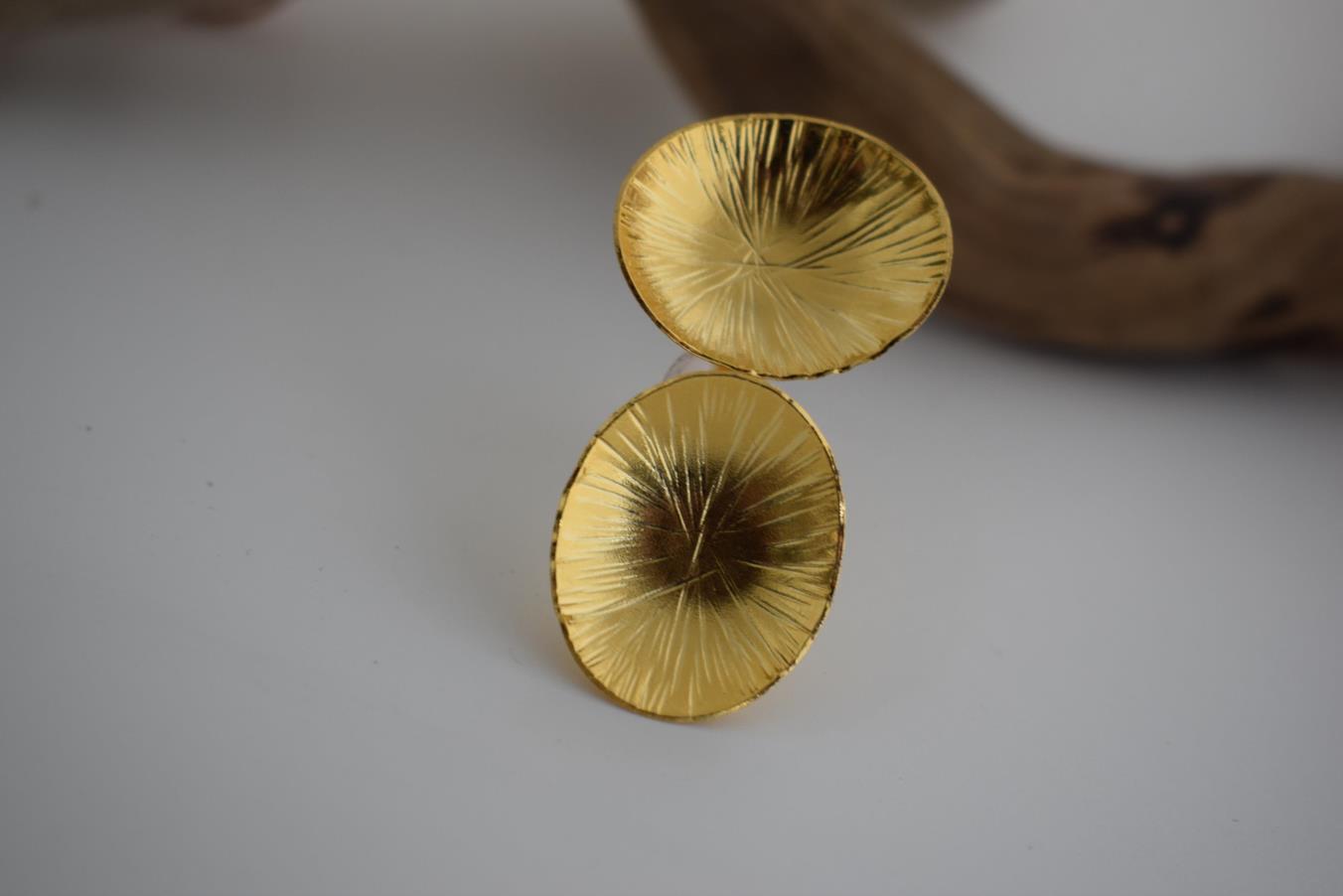 Kochlias ring Greek hammered jewelry oval seashell design in 18K gold, silver, and rose gold plated finish.