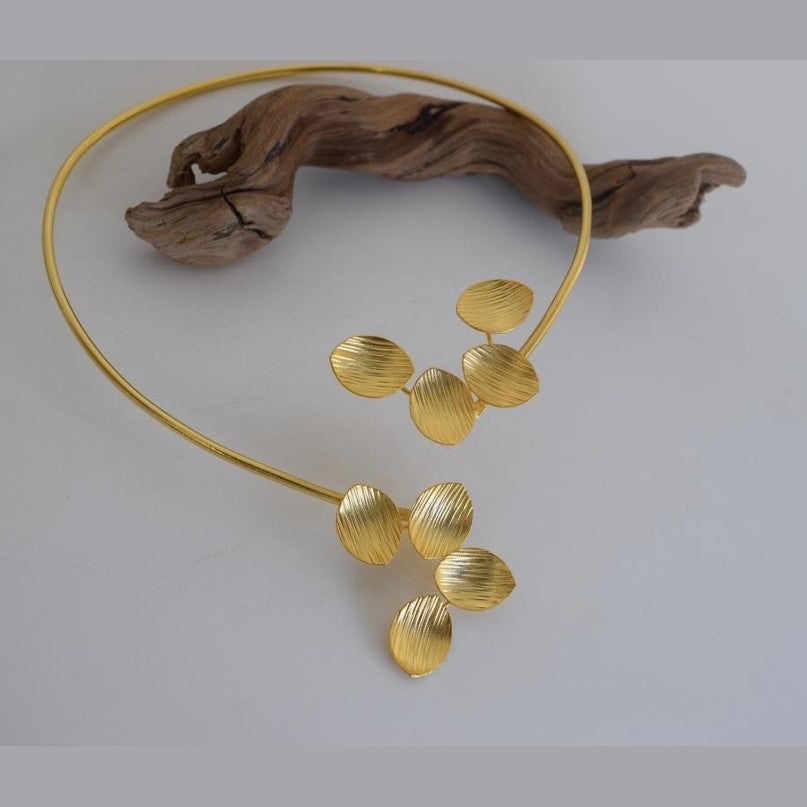 Anemone Necklace – Handmade Greek hammered jewelry inspired by the anemone flower, available in 18K gold or silver plated finish.