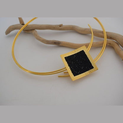 Thyra Necklace – Handmade Greek hammered jewelry with geometric pendant, available in 18K gold or silver plated finish.