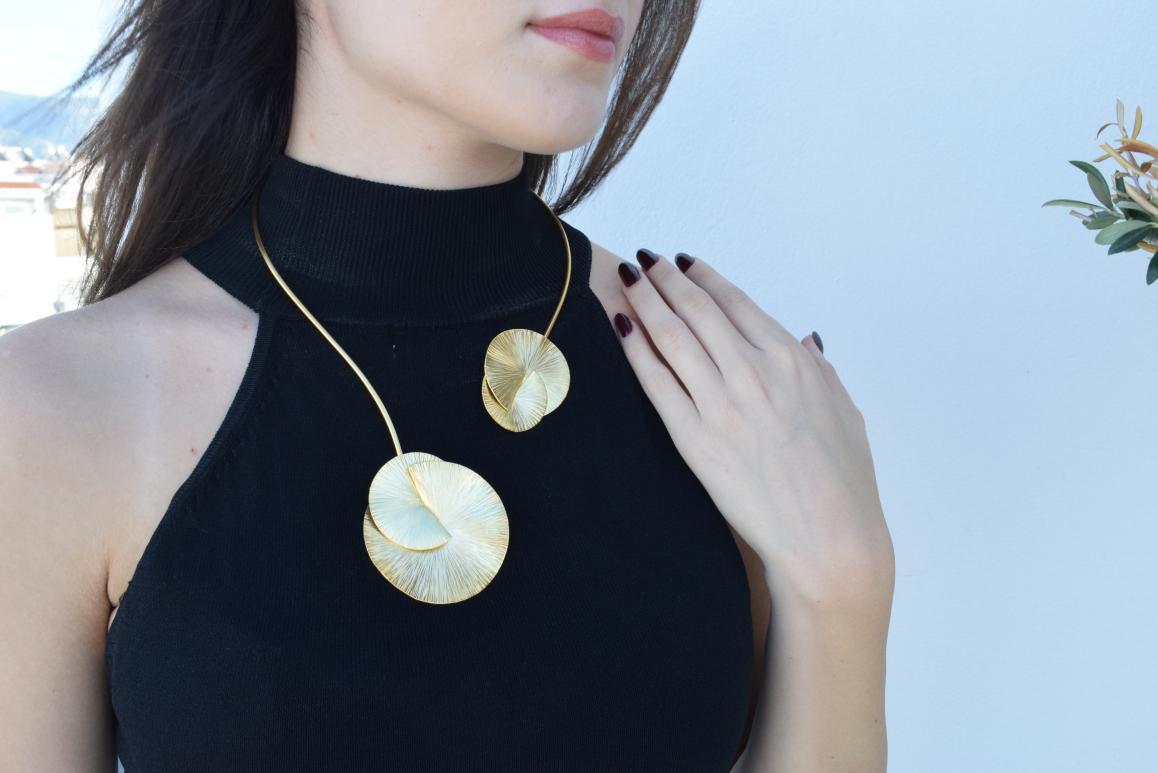 Kochlias 3 Necklace – handmade Greek hammered jewelry inspired by Aegean seashells, available in 18K gold and silver plated.