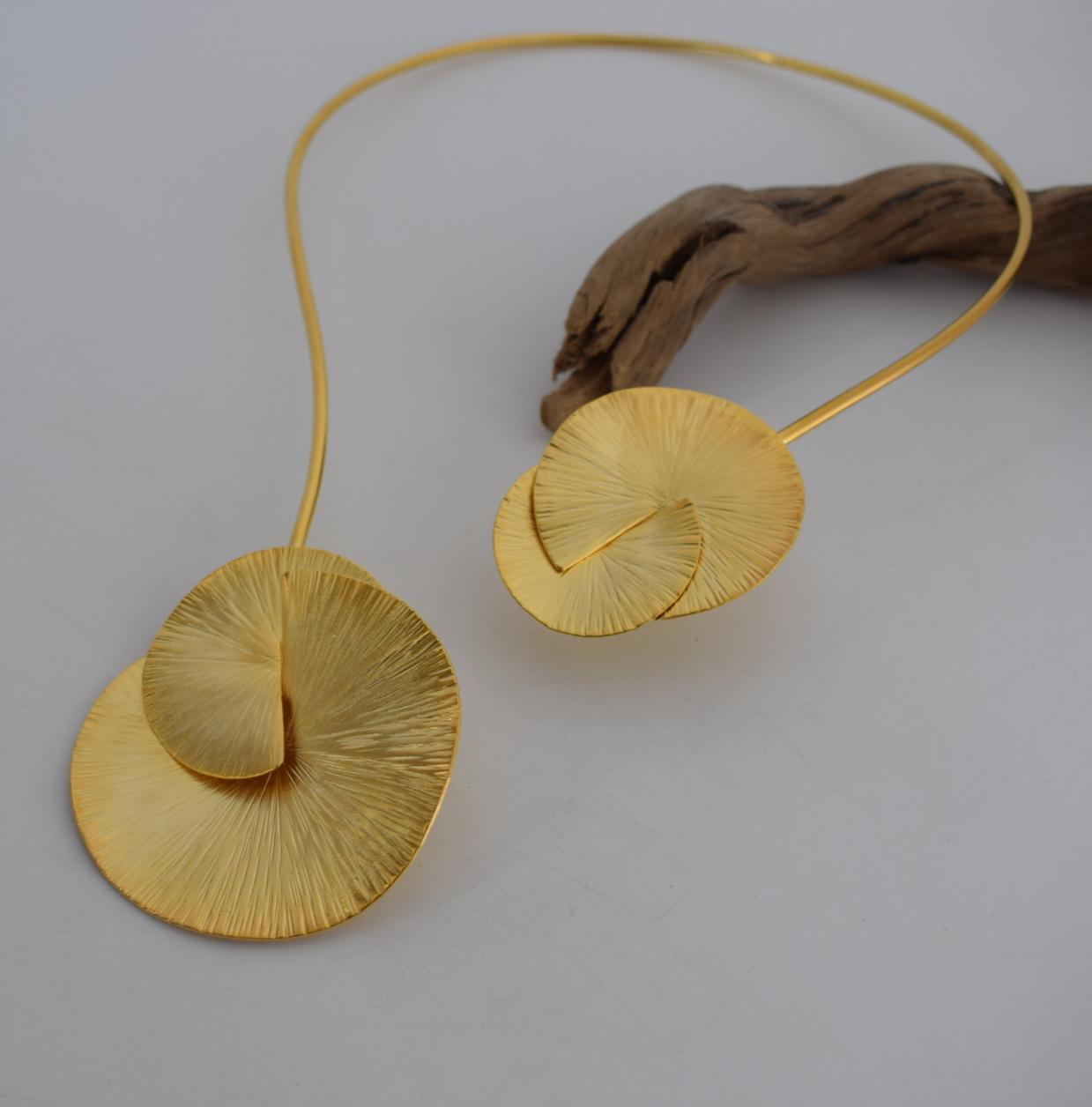 Kochlias 3 Necklace – handmade Greek hammered jewelry inspired by Aegean seashells, available in 18K gold and silver plated.
