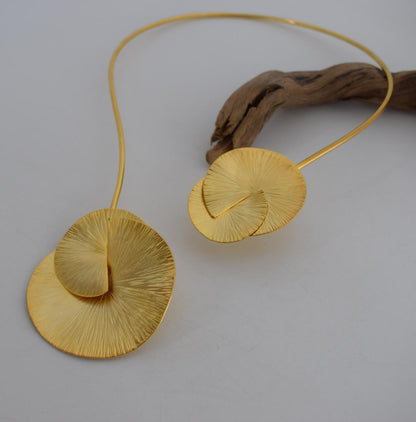 Kochlias 3 Necklace – handmade Greek hammered jewelry inspired by Aegean seashells, available in 18K gold and silver plated.