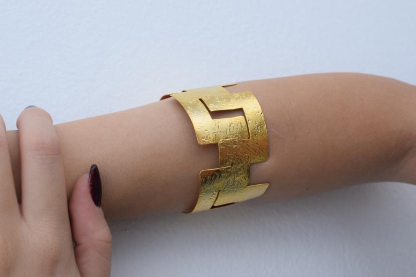 Labyrinthos Bracelet – handmade Greek hammered jewelry inspired by the ancient Labyrinth of Crete, available in 18K gold or silver plated.