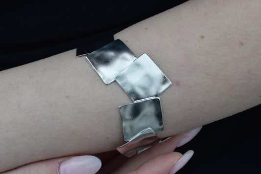 Daidalos bracelet – Greek hammered jewelry – 18K gold or silver plated, also in rose gold, geometric hammered cuff design