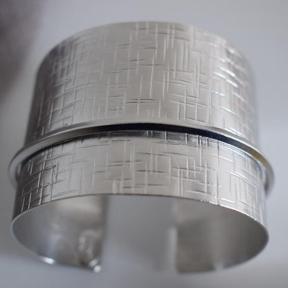 Minos bracelet – Greek hammered jewelry – 18K gold plated cuff with geometric engraved pattern