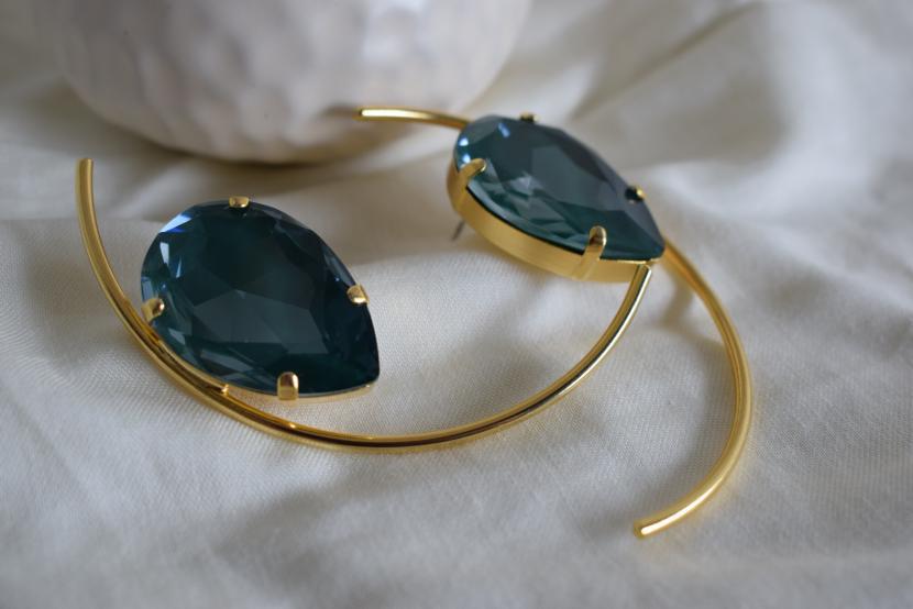 Aigle earrings in handmade Greek hammered jewelry with crystals, available in 18K gold plated and 18K silver plated.