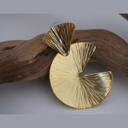 Kochlias4 spiral earrings in handmade Greek hammered jewelry, sculptural design available in gold plated and silver plated finishes.