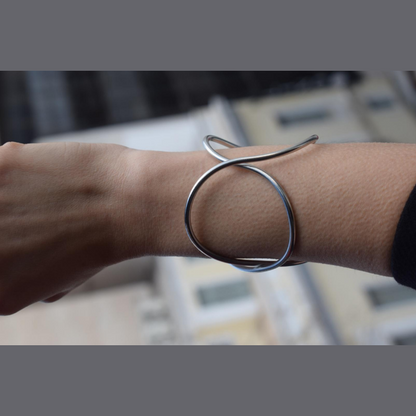 Apeiron Bracelet – Greek Hammered Jewelry – 18K Gold, Silver and Rose Gold Plated – Handmade bracelet with hammered texture and sculptural infinity design