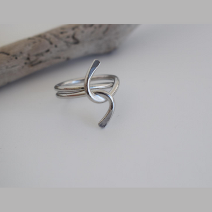 Desmios Ring – Greek Hammered Jewelry – Available in 18K Gold, Silver, and Rose Gold Plated. Handmade twisted band design inspired by the ancient Greek concept of binding and connection.