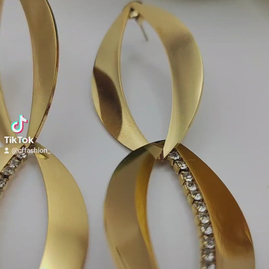 Linked Petal Crystal Dangle Earrings – Nature-Inspired Stainless Steel