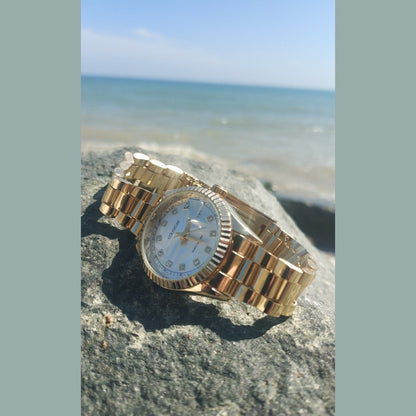 Women’s Elegant Gold Stainless Steel Watch With Crystals On Dial Date Display